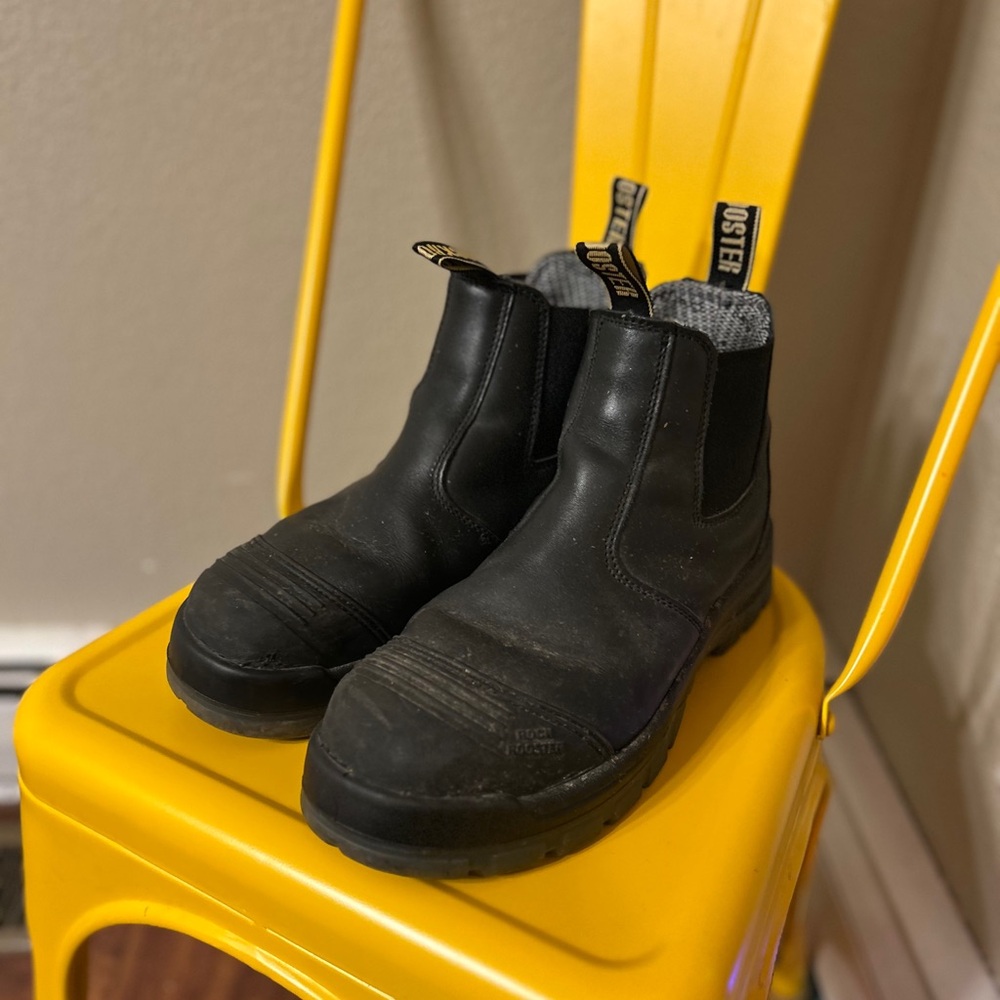 Black Slip-On Boots with Elastic Panels and Durable Sole